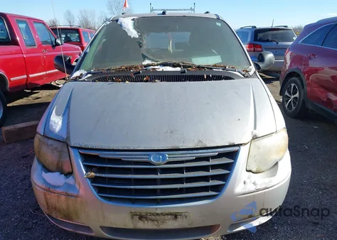 2005 Chrysler Town & Country Lx z USA, uszkodzony, nr VIN 2C4GP44R55R591210